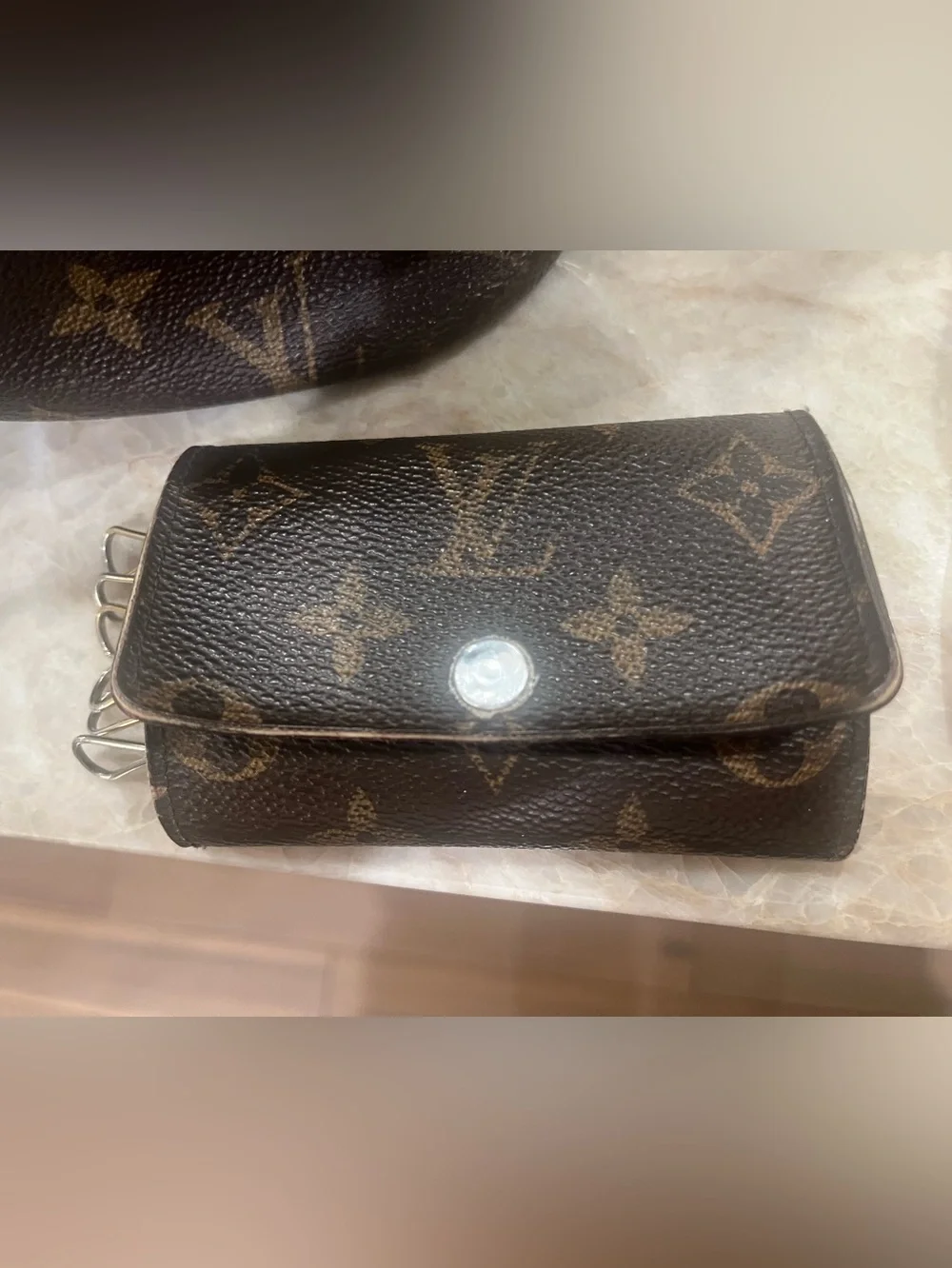 Louis Vuitton Neverfull MM MonogramTote plus key holder bundle!!